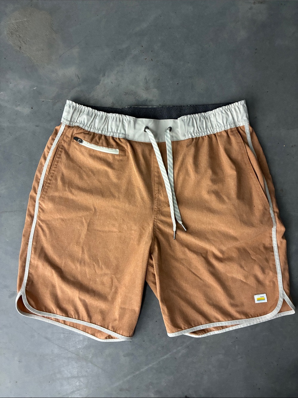 Vuori Men's Banks Athletic Shorts